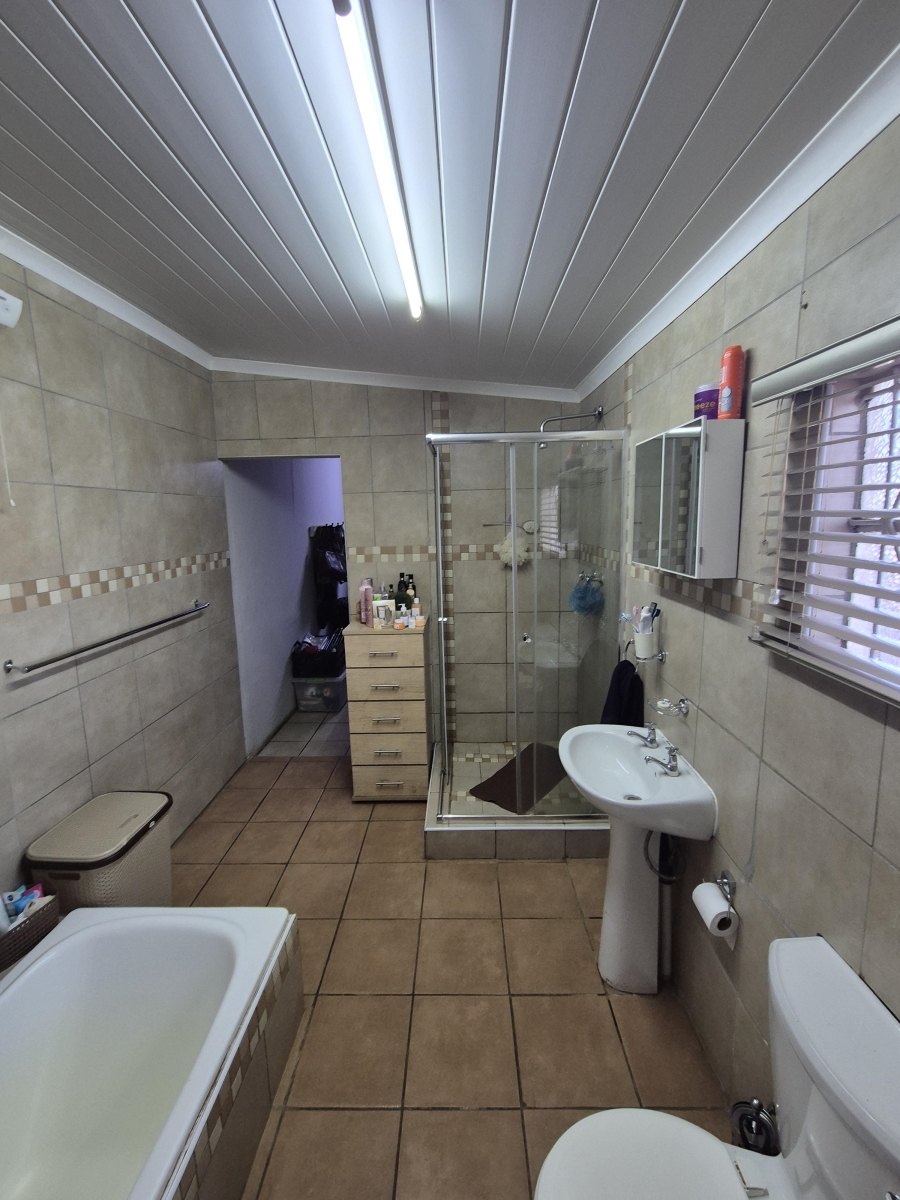 5 Bedroom Property for Sale in Wolmaransstad North West